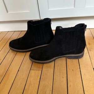Esprit Black Chelsea Ankle Boots Sleek Design